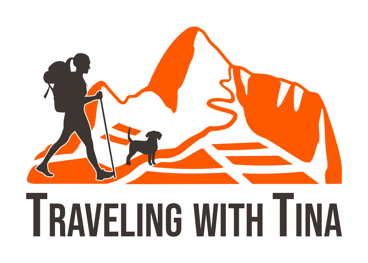 Logo Traveling with Tina